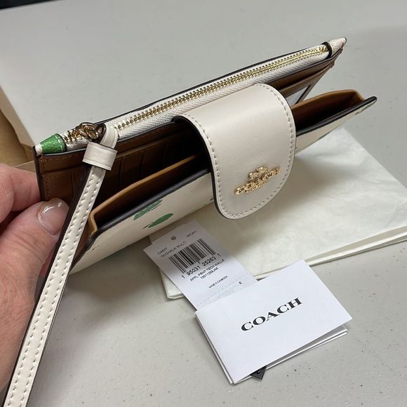 Coach Apple Print Tech Wallet With Apple Print - Picture 4 of 8